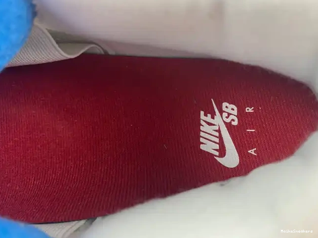 MaikeSneakers 4 Retro DR5415-104 SB Jordan 0423